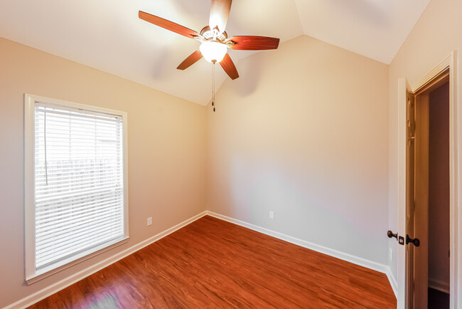 Building Photo - 349 Camden Cove Cir