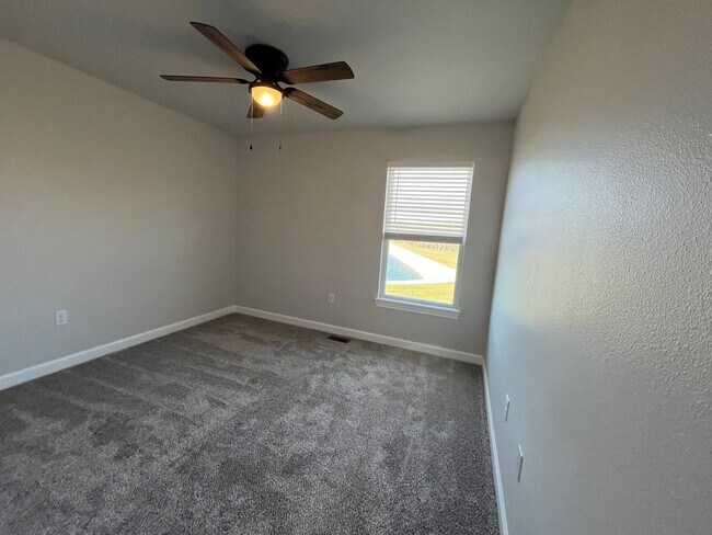 Building Photo - 82 SE 351st Rd