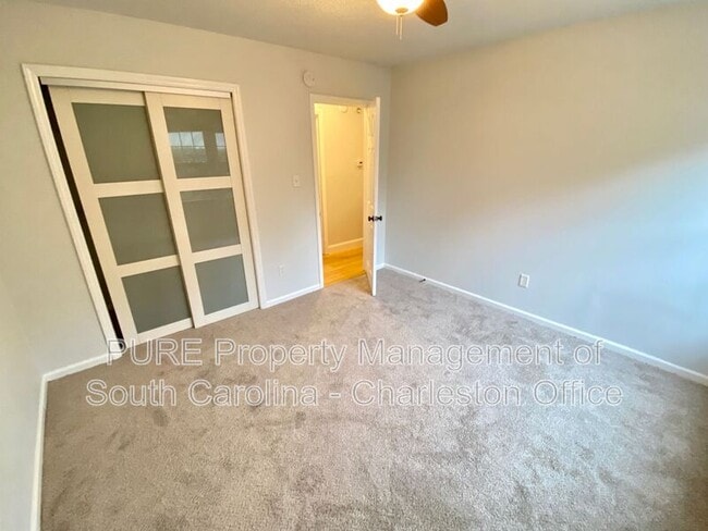 Building Photo - 7648 Hillview Ln