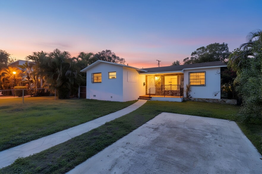 Building Photo - 135 NW 48th Ct