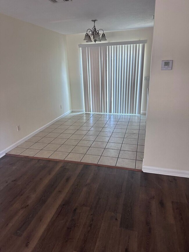 Building Photo - 108 N Gray Ave