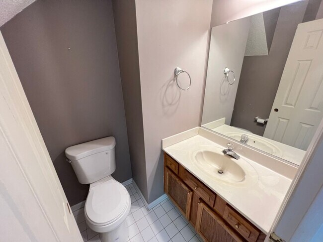 Building Photo - Cute cul-de-sac home in Woodcroft!
