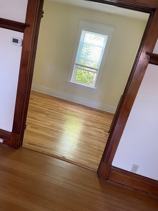 Building Photo - 389 Fairview Ave N Unit 1