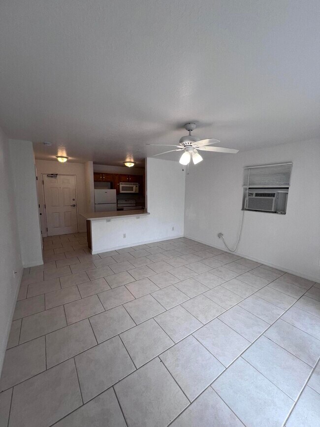 Building Photo - 220 Columbia Dr