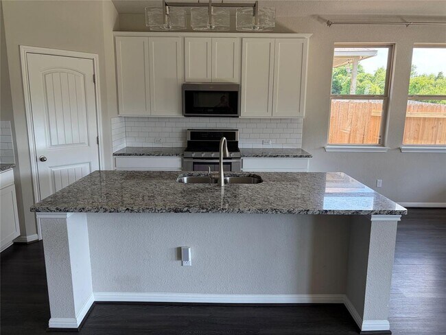 Building Photo - 641 Gabrielle Anne Dr
