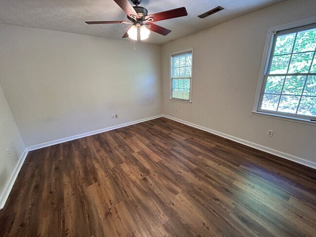 Building Photo - 2692 Callier Springs Rd SE