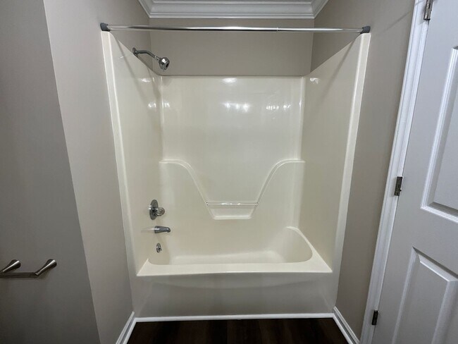 Building Photo - 2553 Old Mill Rd