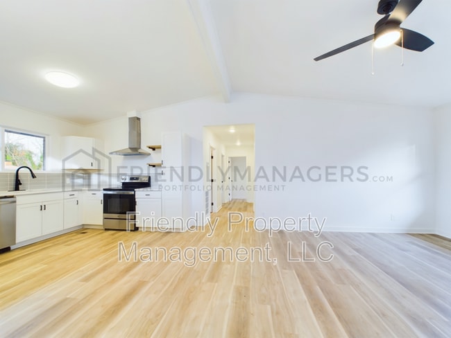 Building Photo - 304 Hobson St