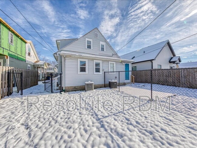 Building Photo - 1624 Yandes St