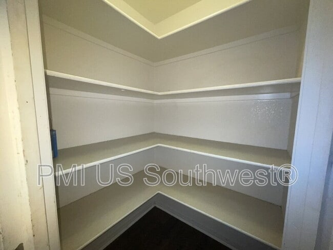 Building Photo - 2576 Ridge Run Ave
