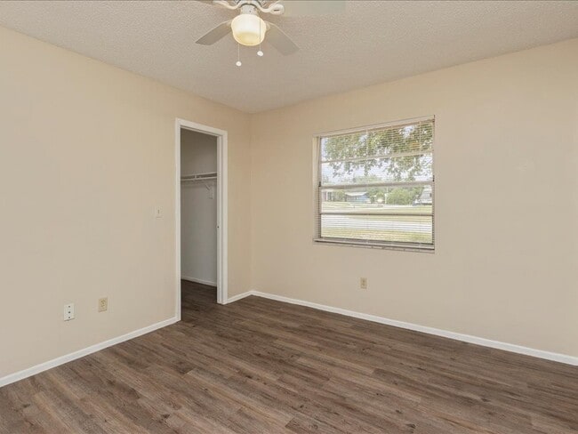 Building Photo - Great Price Single Family Home