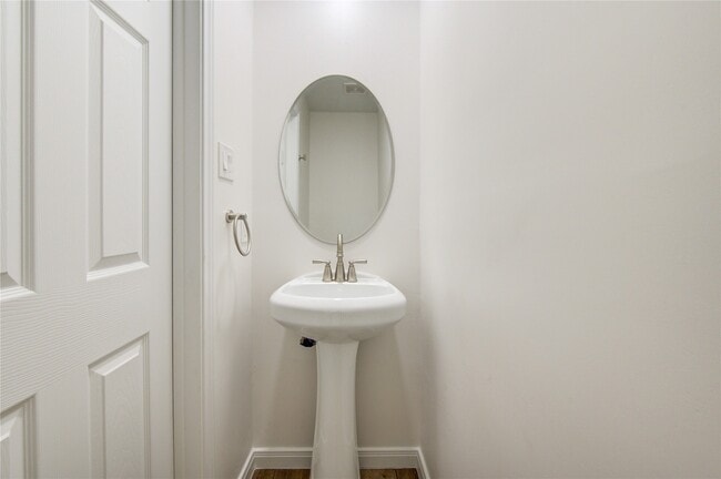 Building Photo - 10322 Lynbrook Hollow St