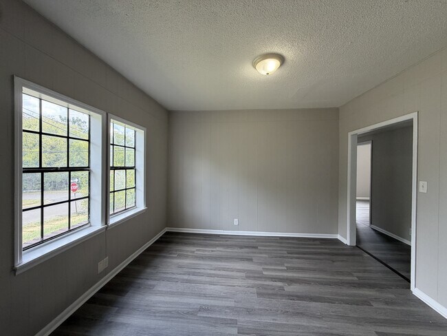 Building Photo - 5402 Ave D