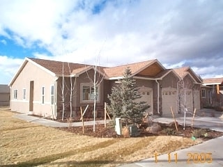 Primary Photo - 255 Crossroads Cir