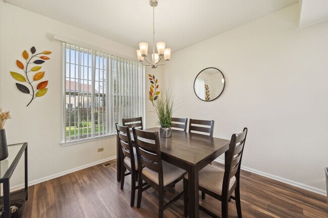 Building Photo - 1915 Carrier Cir