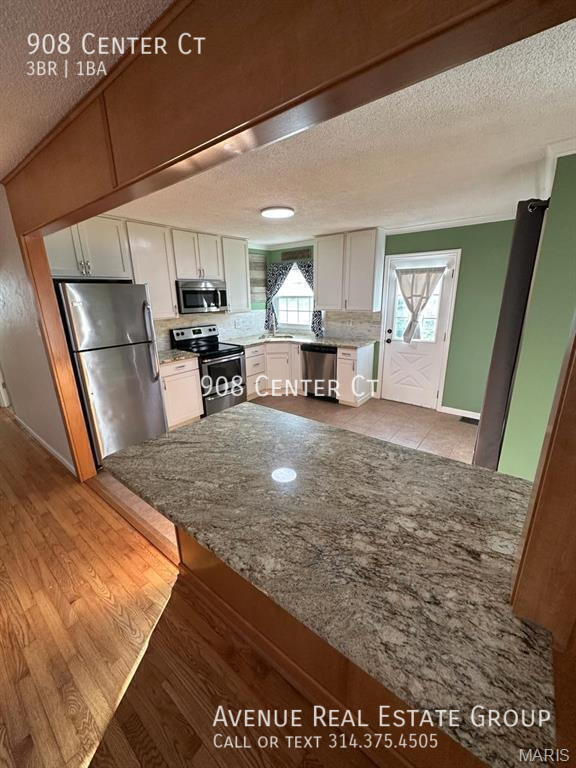 Building Photo - 908 Center Ct