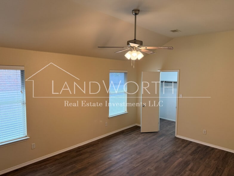 Building Photo - 9617 Olivia Dr