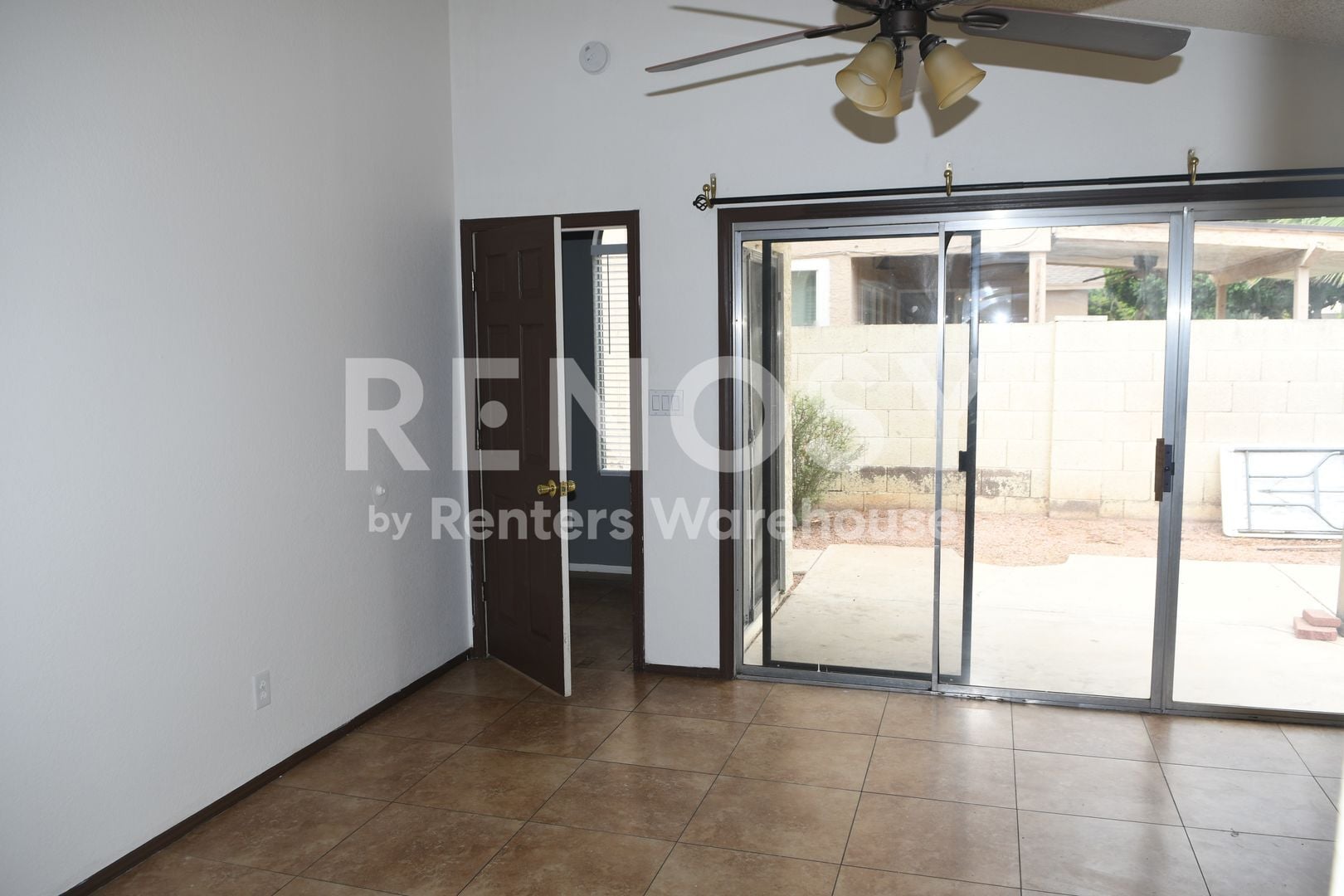 Building Photo - 3049 E Siesta Ln