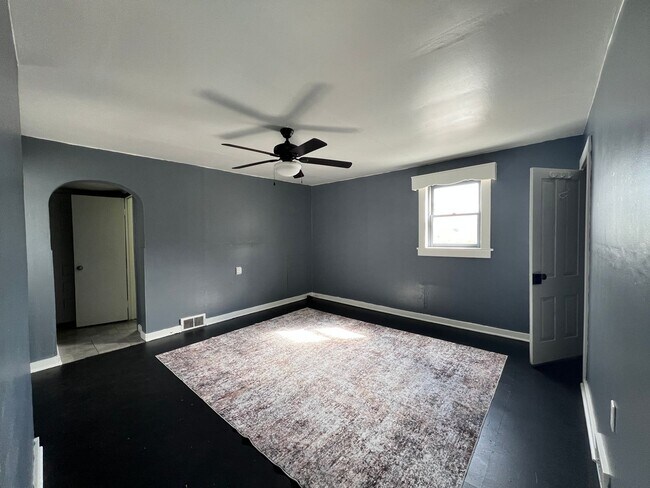 Building Photo - 208-210-210 McClure St