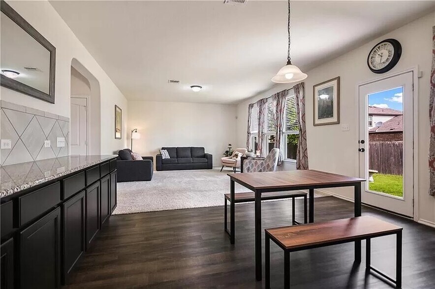 Building Photo - 7925 Arezzo Dr