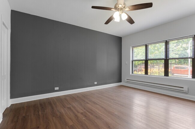 Building Photo - 4555 Malden St