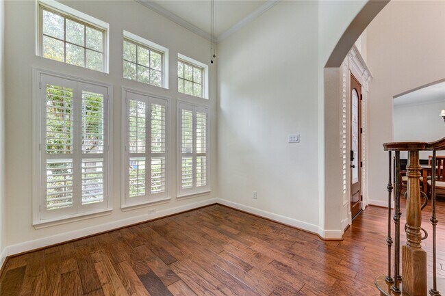 Building Photo - 1335 Altavilla Ln
