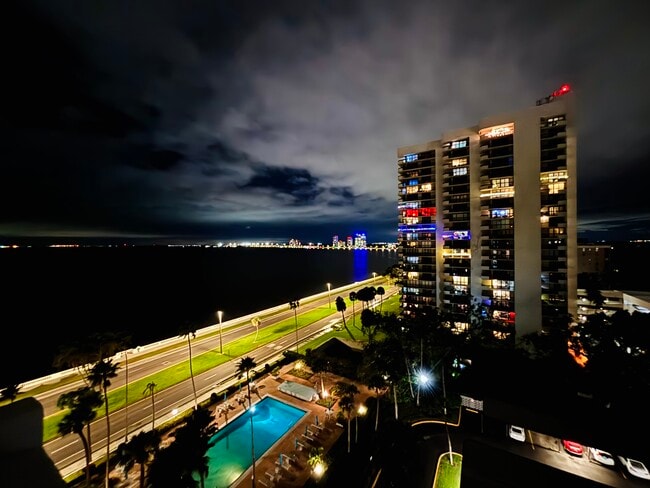 Building Photo - 2401 Bayshore Blvd