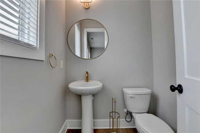 Building Photo - 106 Pinecone Pkwy