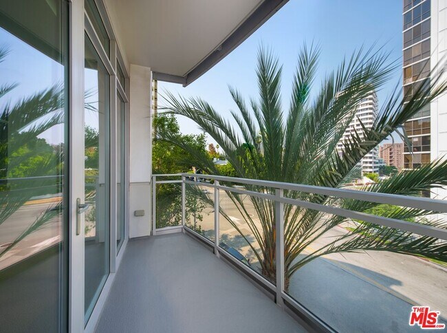 Building Photo - 10700 Wilshire Blvd