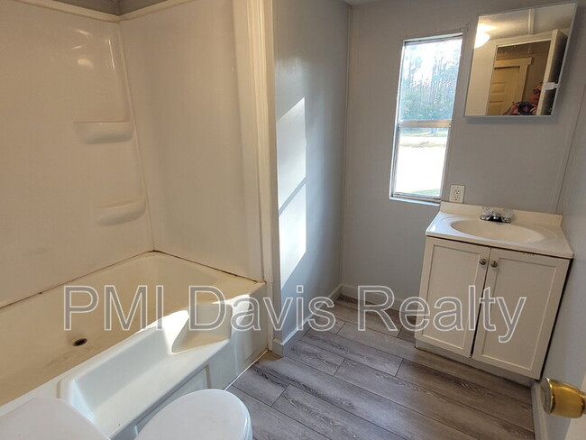 Building Photo - 4674 Mayflower St