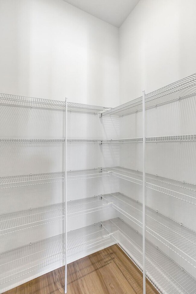 Building Photo - "Resort-Style Living Begins Right at Your ...