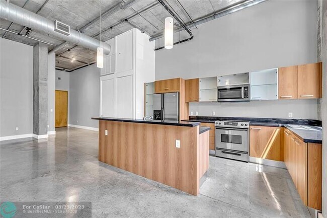Building Photo - 434 NW 1st Ave
