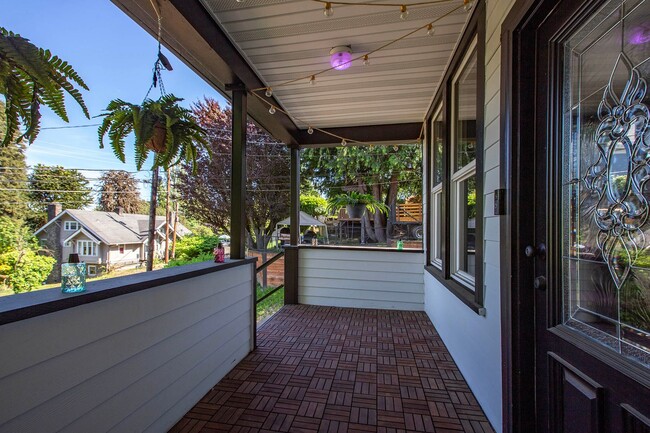 Building Photo - 13027 40th Ave S