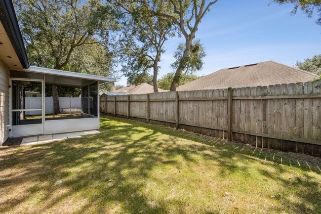 Building Photo - Charming 3BR/2BA Home on Amelia Island – C...