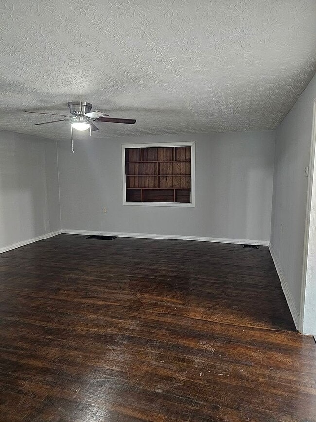 Building Photo - 155 Midway Dr