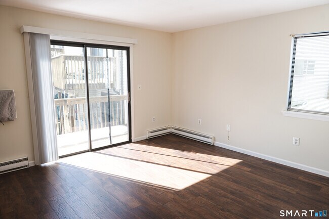 Building Photo - 13 Santangelo Terrace