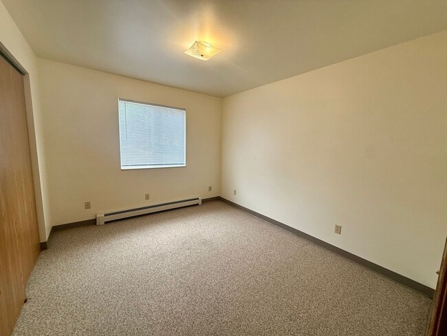 Building Photo - 3126 Wilson Ave