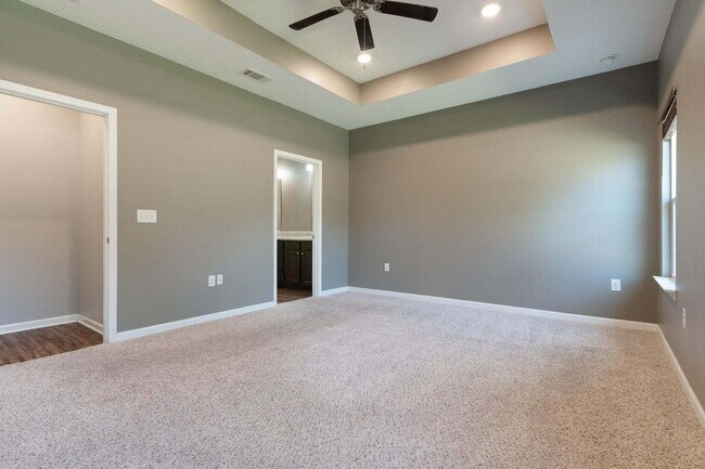 Building Photo - 303 Merlin Ct