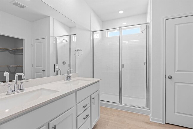 Building Photo - 305 Brooks Ranch Dr