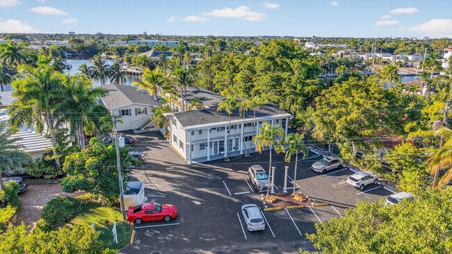 Building Photo - 1821 Middle River Dr