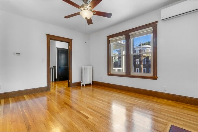 Building Photo - 36 Turner St