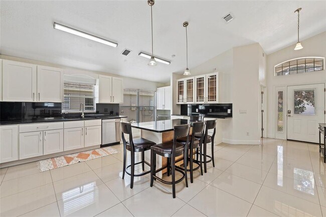 Building Photo - 7827 Myrtle Oak Ln