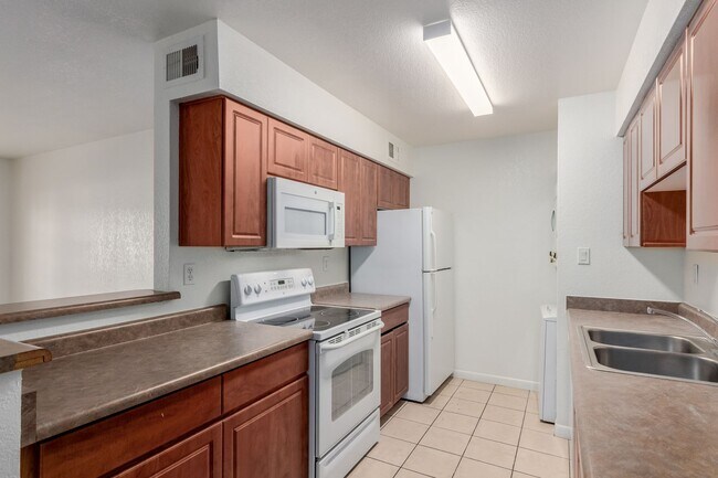 Building Photo - Bella Vita Condo-two bed, two bath in Scottsdale