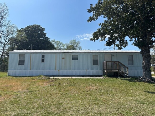 Building Photo - 134 Littleton St