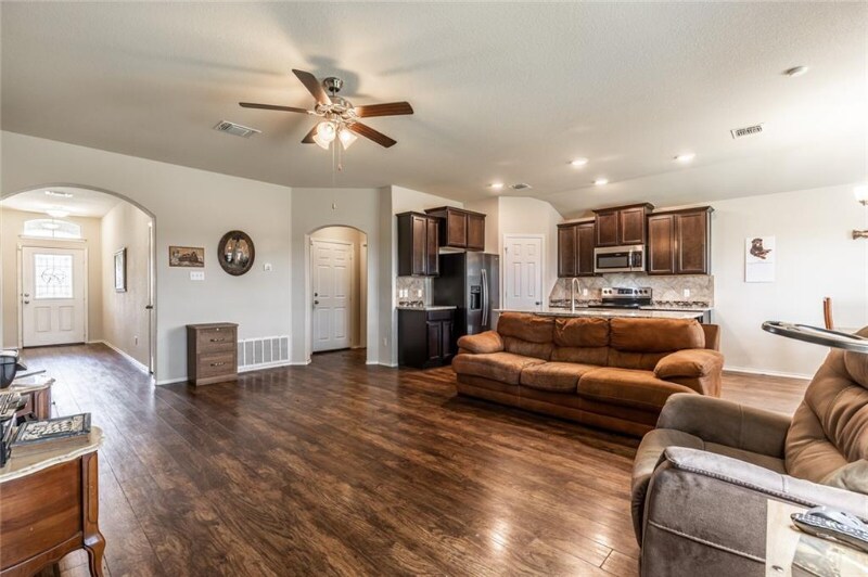 Building Photo - 3004 Skinner Dr