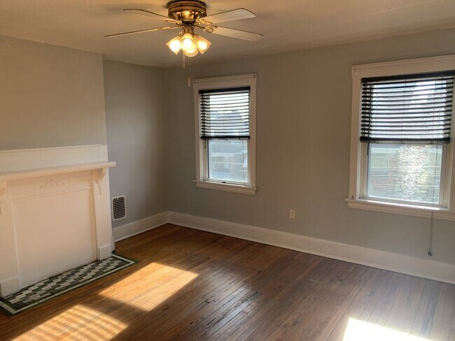 Building Photo - Great property in Morningside!