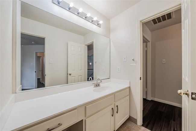 Building Photo - 915 Double File Trail