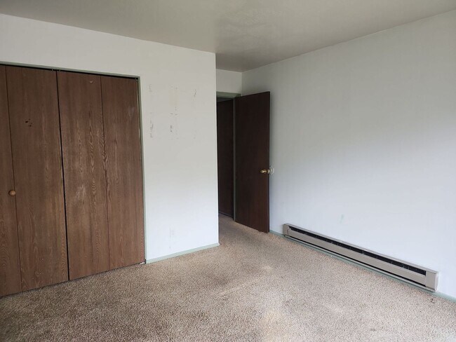 Building Photo - 171 College Way