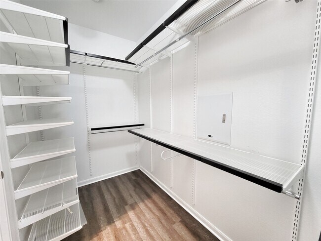 Building Photo - 1618 Cintola Ln