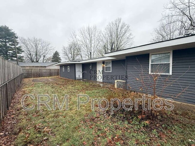 Building Photo - 5702 Mendota Dr